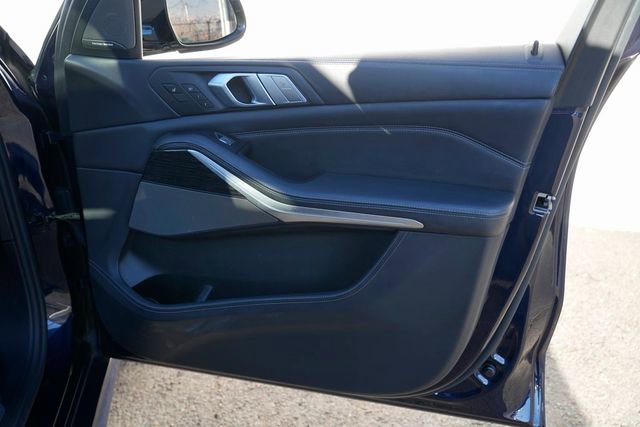 Used 2020 BMW X7 M50i w/ Dynamic Handling Package image 42