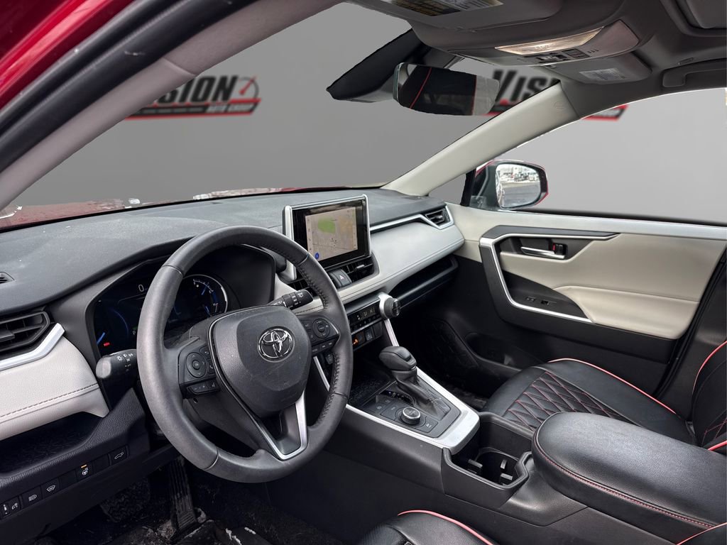 Used 2024 Toyota RAV4 XLE w/ Convenience Package image 9