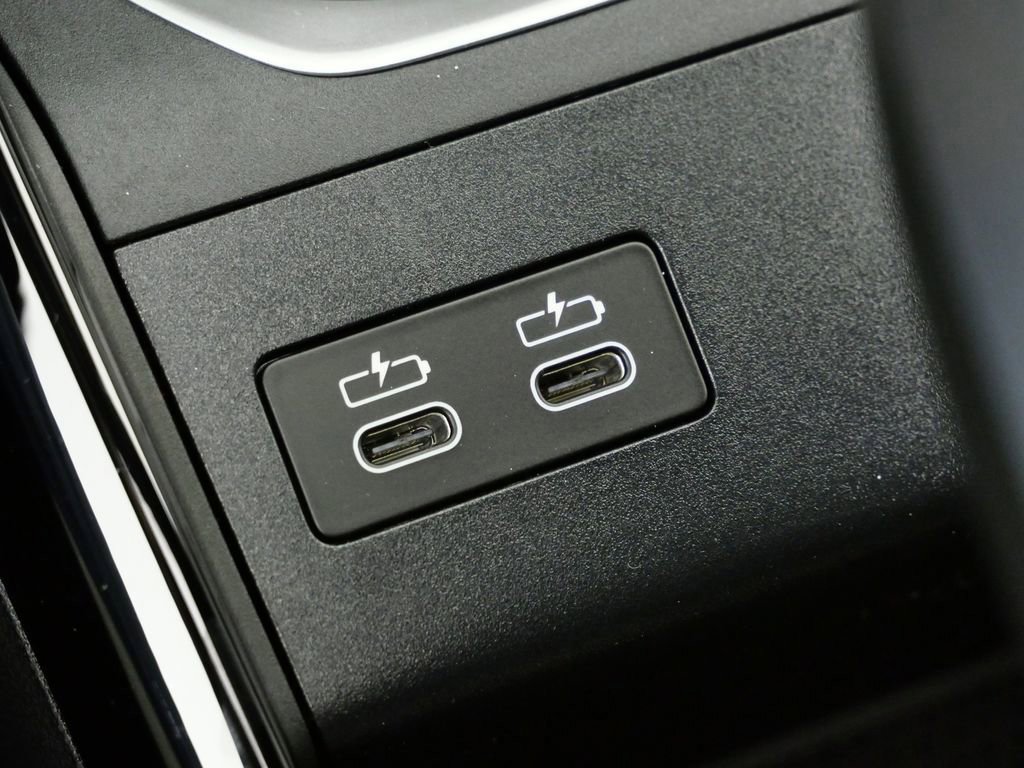 Used 2022 Alfa Romeo Giulia Veloce RWD image 45
