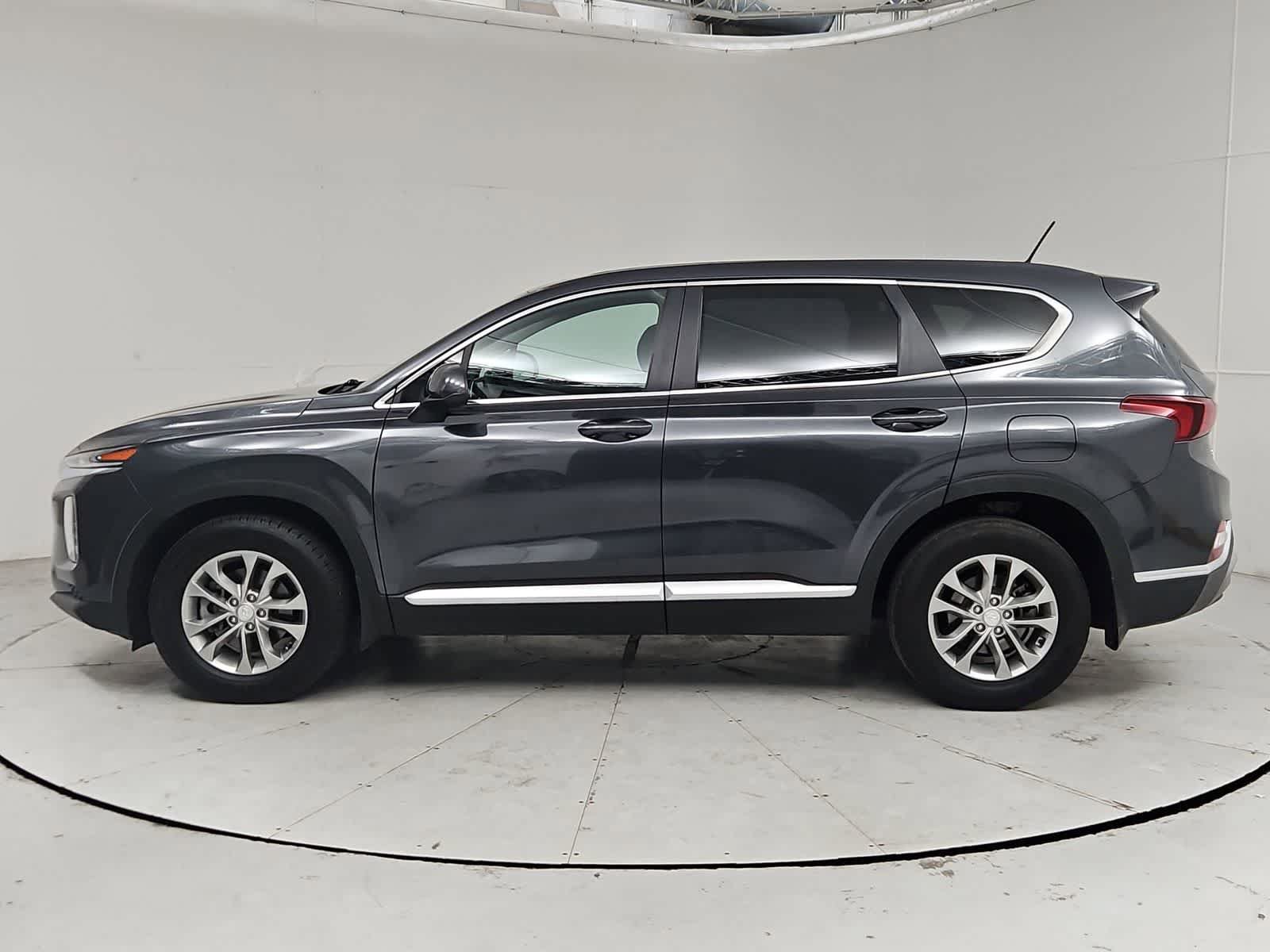Used 2020 Hyundai Santa Fe SE FWD image 3