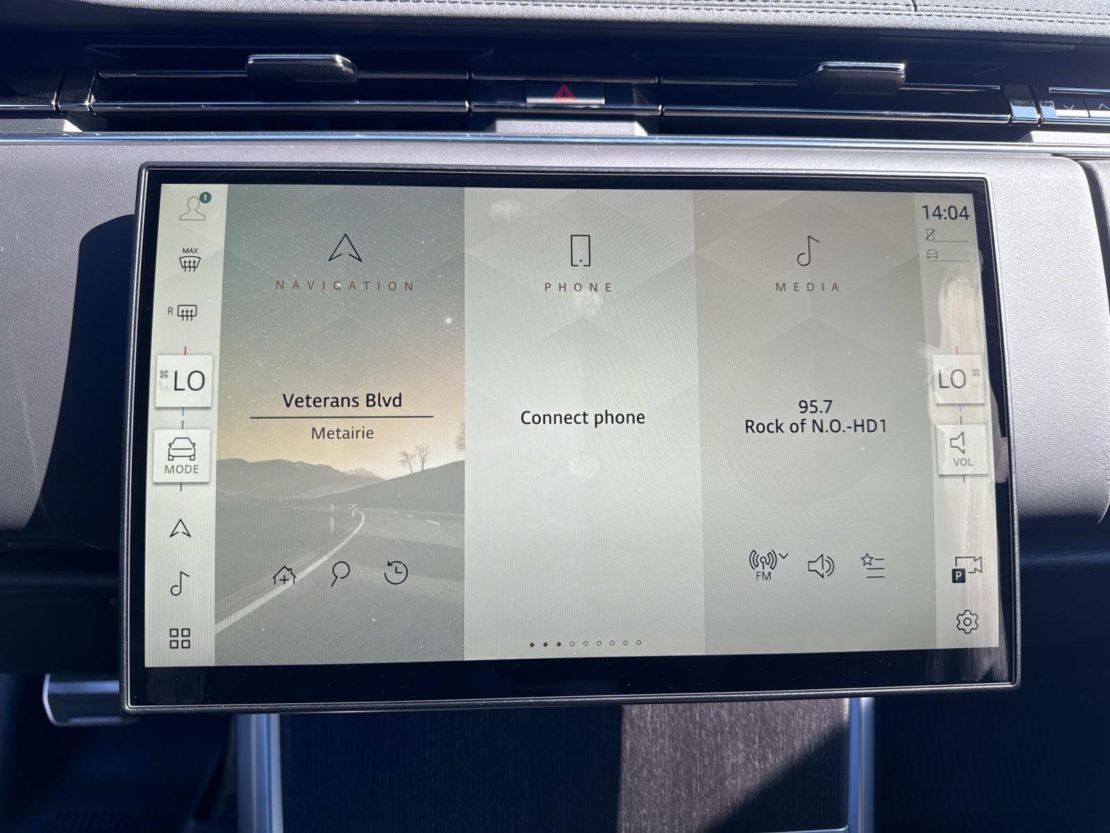 New 2025 Land Rover Range Rover SE image 12