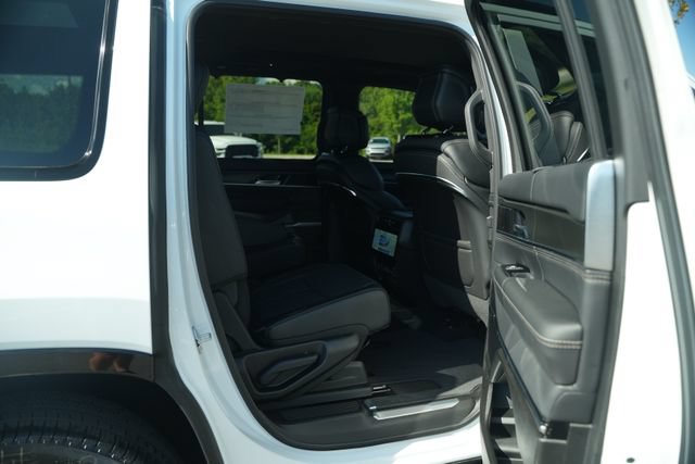 New 2026 Jeep Grand Wagoneer Summit AWD/4WD image 21