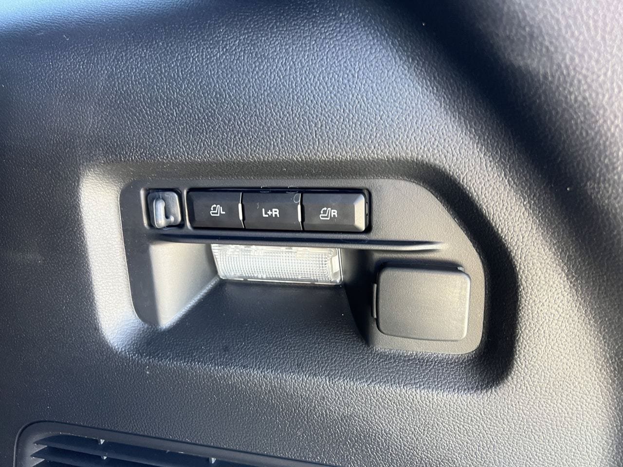 Used 2025 Ford Explorer ST-Line w/ Premium Package RWD image 30