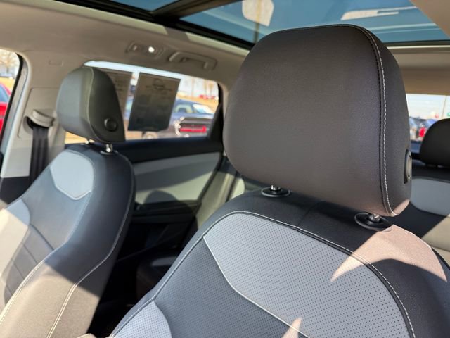 Certified 2024 Volkswagen Taos SEL image 10