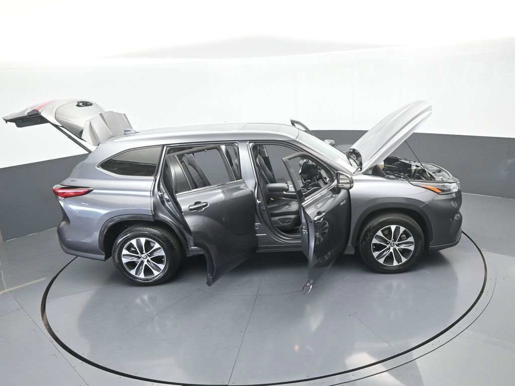 Used 2021 Toyota Highlander XLE FWD image 69