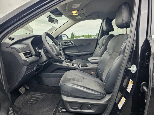 Used 2024 Mitsubishi Outlander SE AWD/4WD image 28