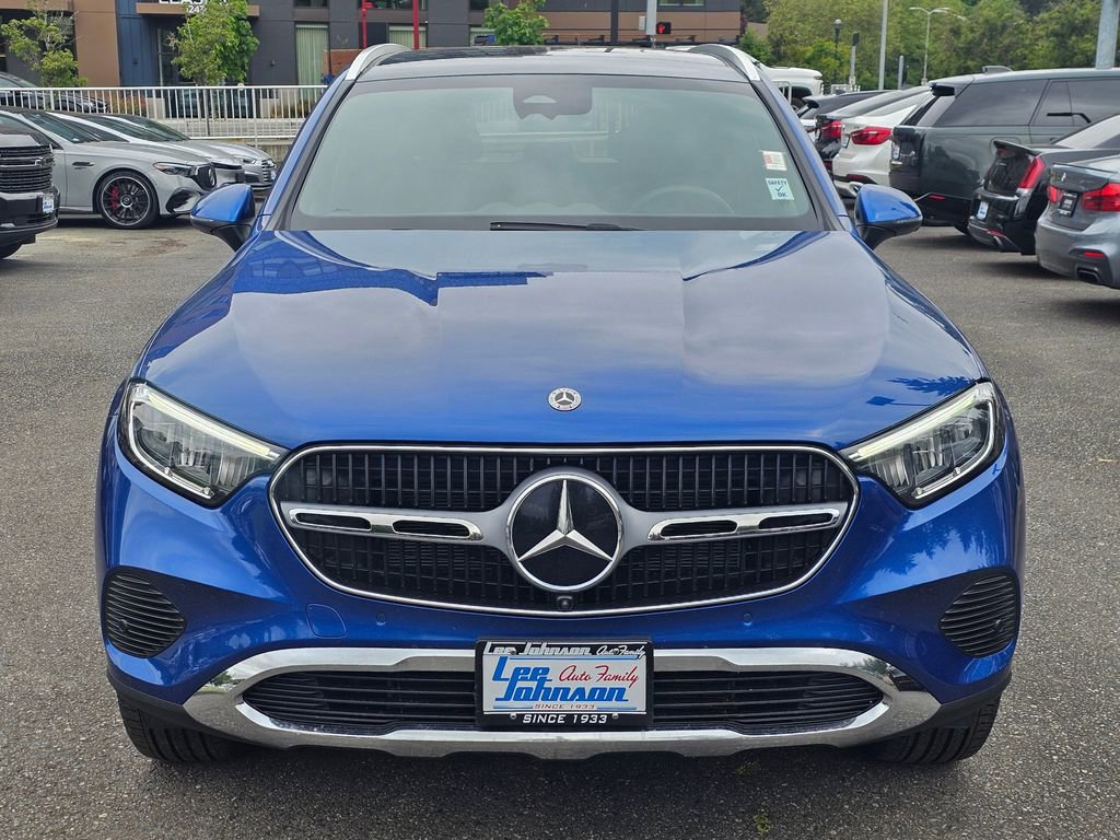 Used 2024 Mercedes-Benz GLC 300 4MATIC image 2