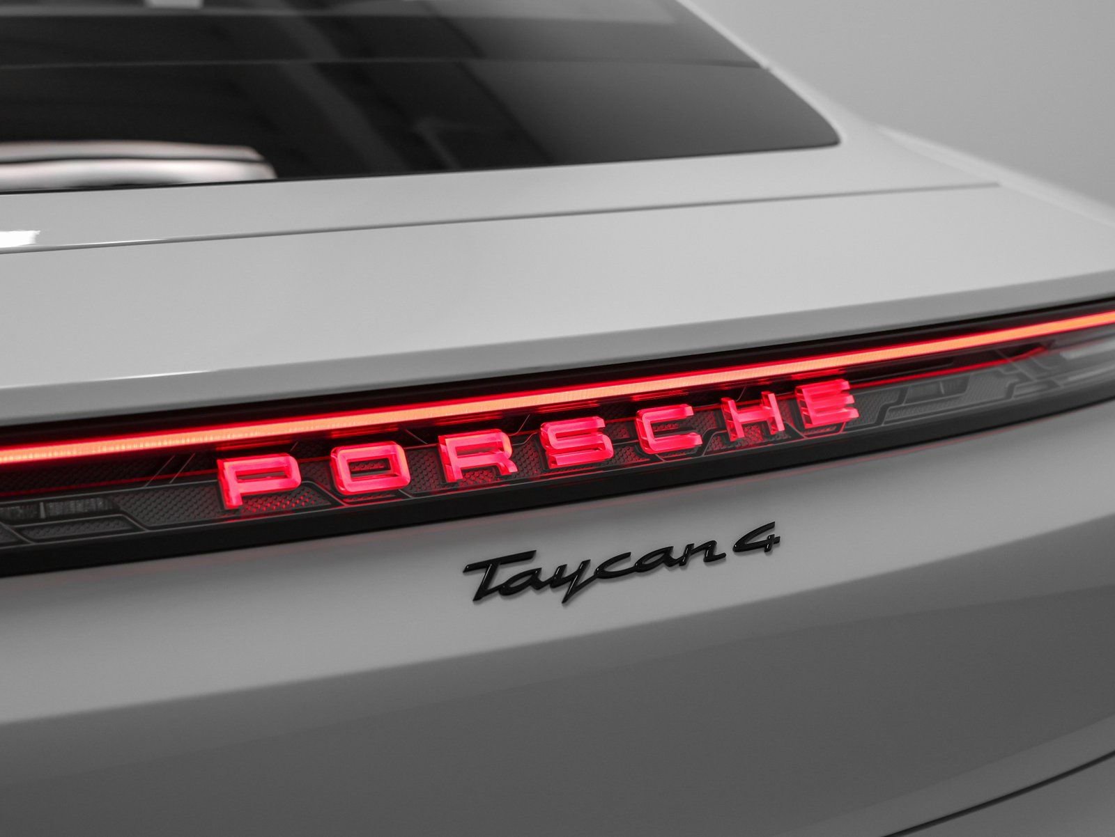 New 2026 Porsche Taycan image 25