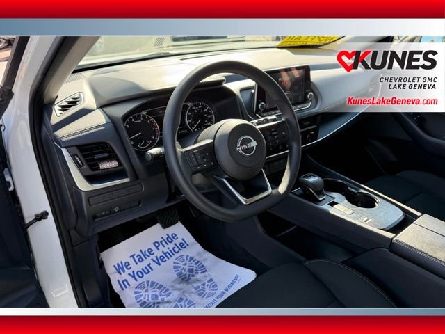 Used 2024 Nissan Rogue S image 27