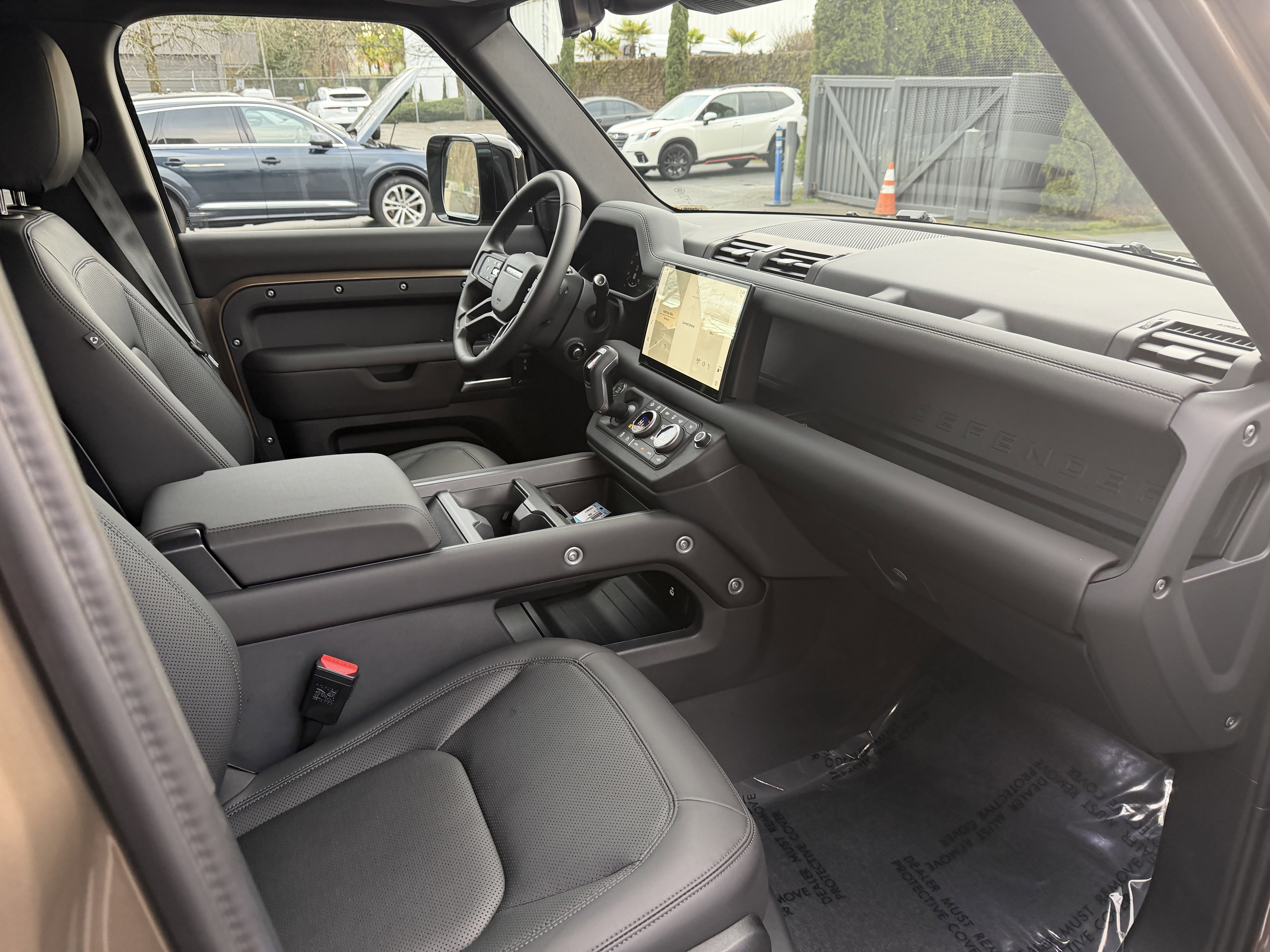 Certified 2025 Land Rover Defender 110 X-Dynamic SE image 11