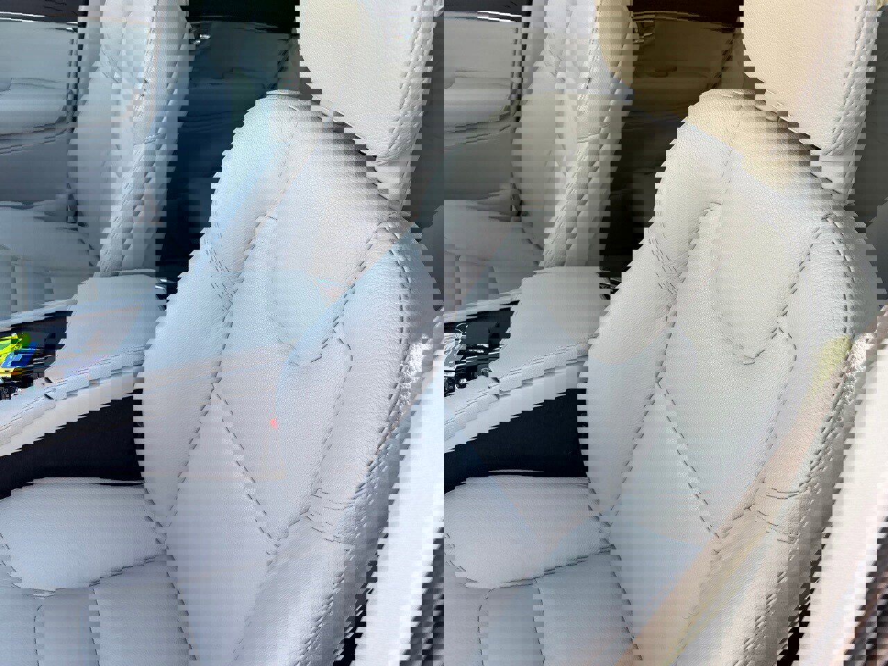 Used 2020 Volvo XC90 T6 Momentum image 28