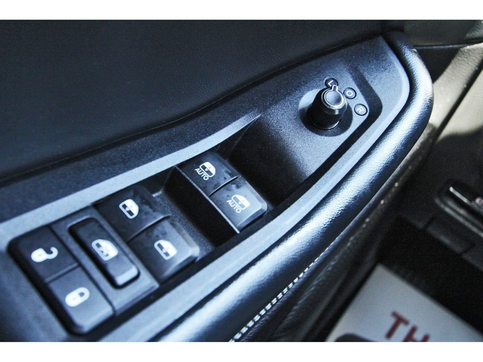 Used 2023 Jeep Grand Cherokee L Limited w/ Black Appearance Package image 20