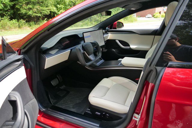 Used 2023 Tesla Model S Plaid AWD/4WD image 23