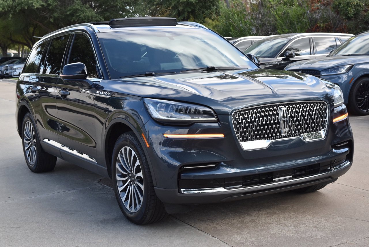 Certified 2024 Lincoln Aviator Reserve AWD/4WD image 4