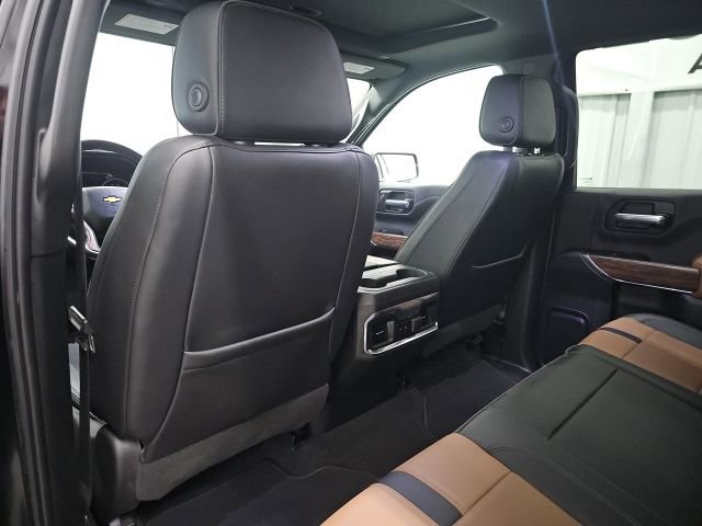 Used 2022 Chevrolet Silverado 1500 High Country w/ Technology Package image 17