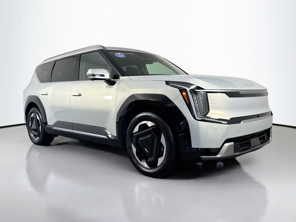 Used 2024 Kia EV9 Land AWD/4WD image 3