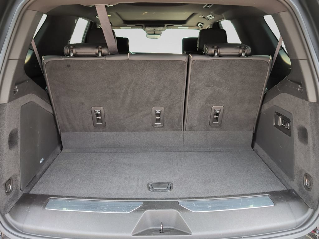 Used 2021 Cadillac Escalade Premium Luxury AWD/4WD image 38