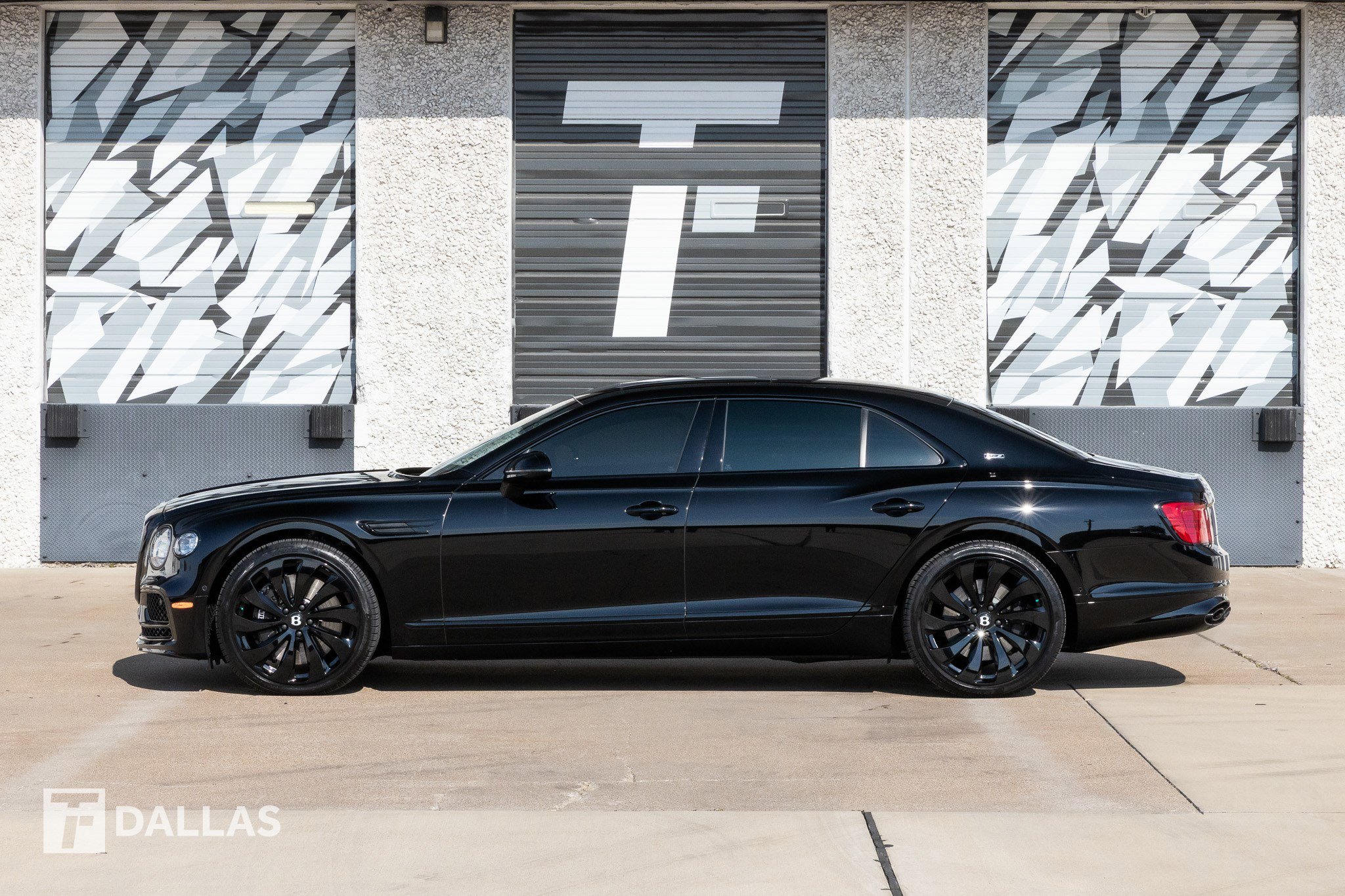 Used 2024 Bentley Flying Spur V8 image 7