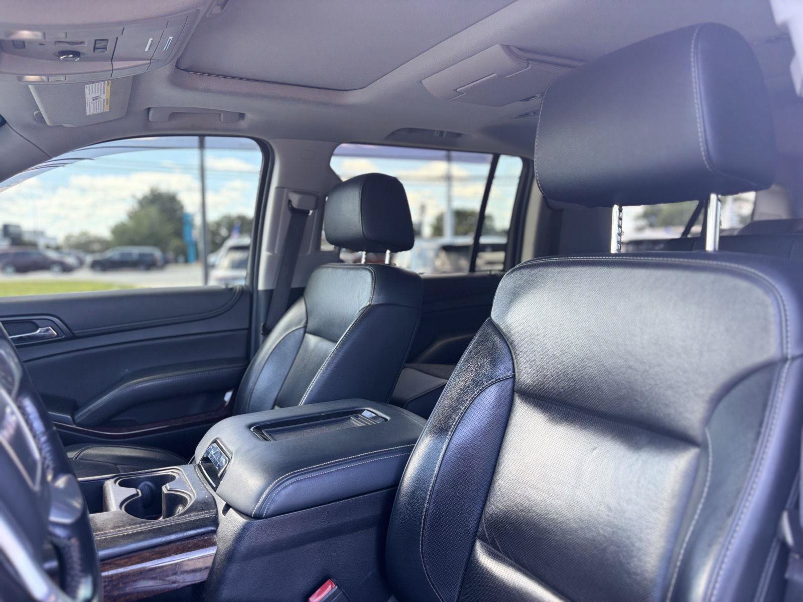 Used 2019 GMC Yukon XL SLT w/ Open Road Package AWD/4WD image 4