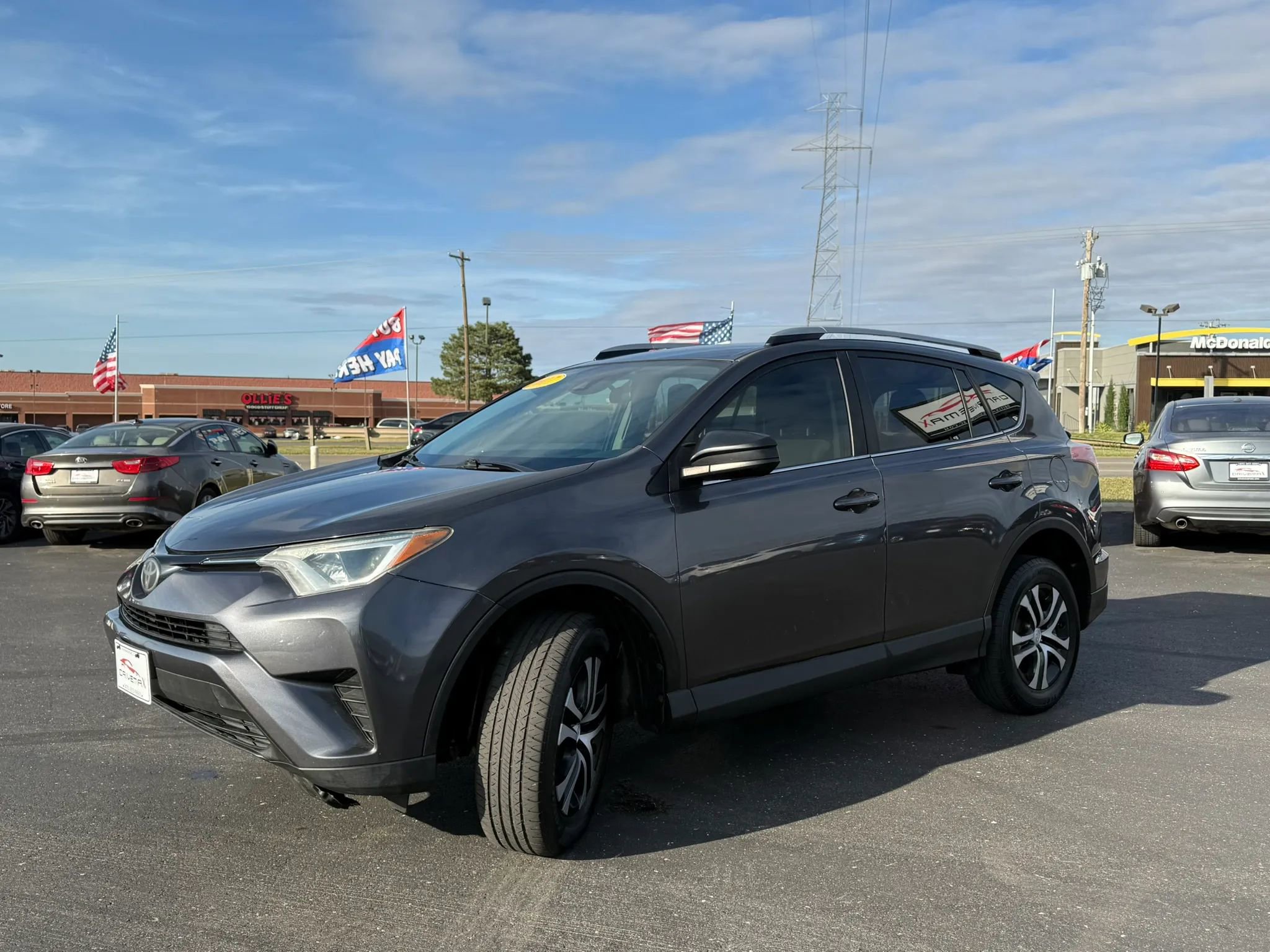 Used 2017 Toyota RAV4 LE image 6