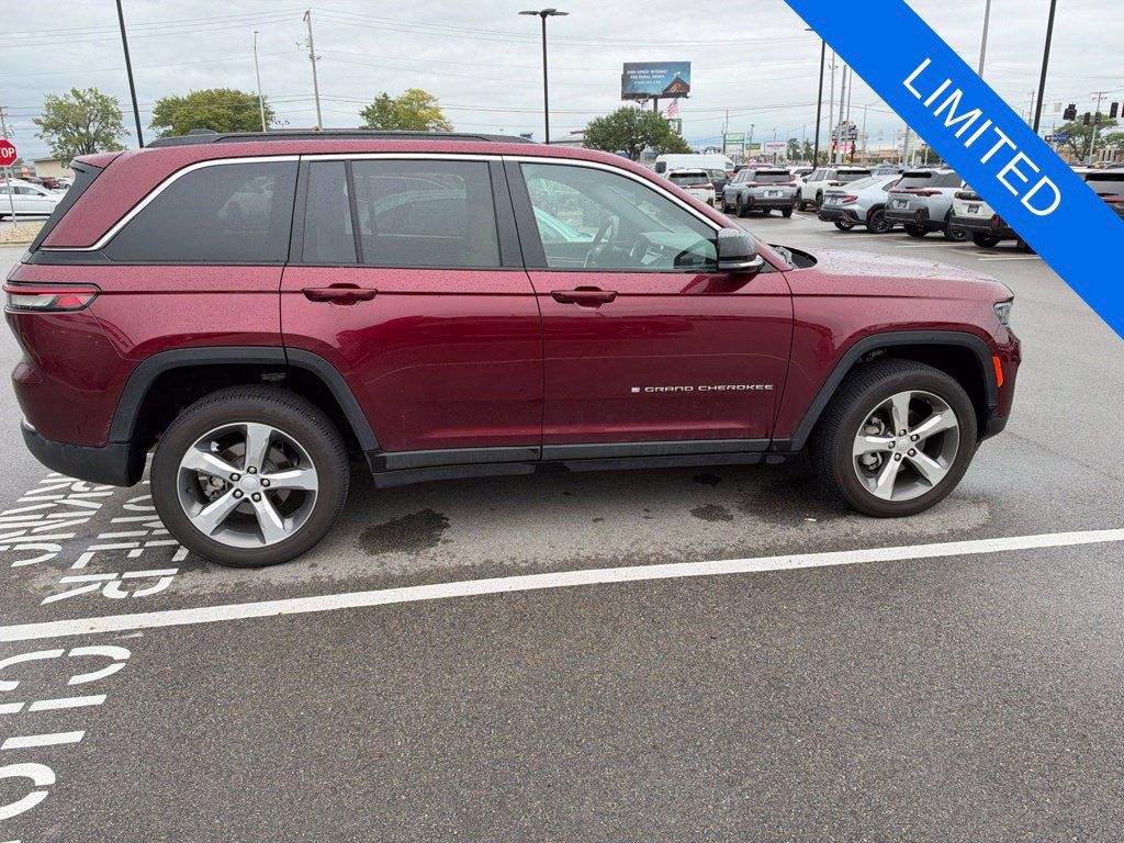 Used 2025 Jeep Grand Cherokee Limited AWD/4WD image 6