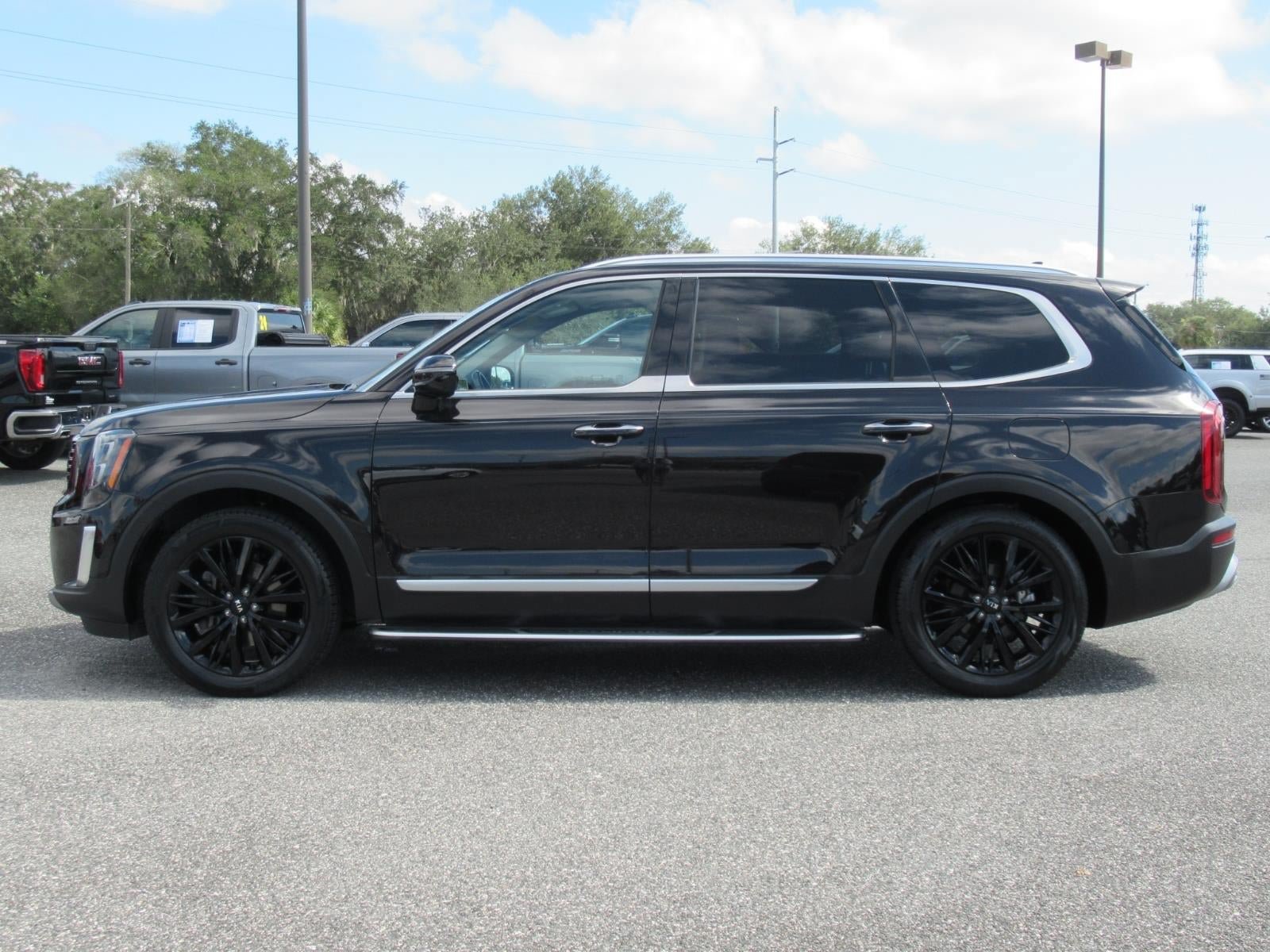 Used 2020 Kia Telluride SX w/ Towing Package FWD image 5
