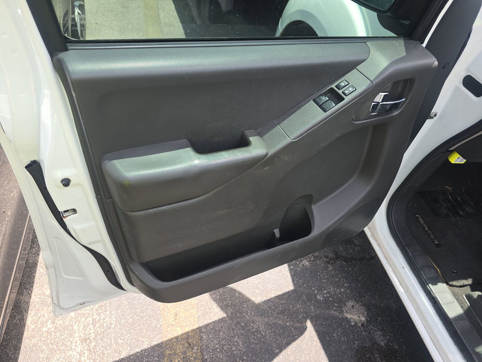 Used 2019 Nissan Frontier SV RWD image 7