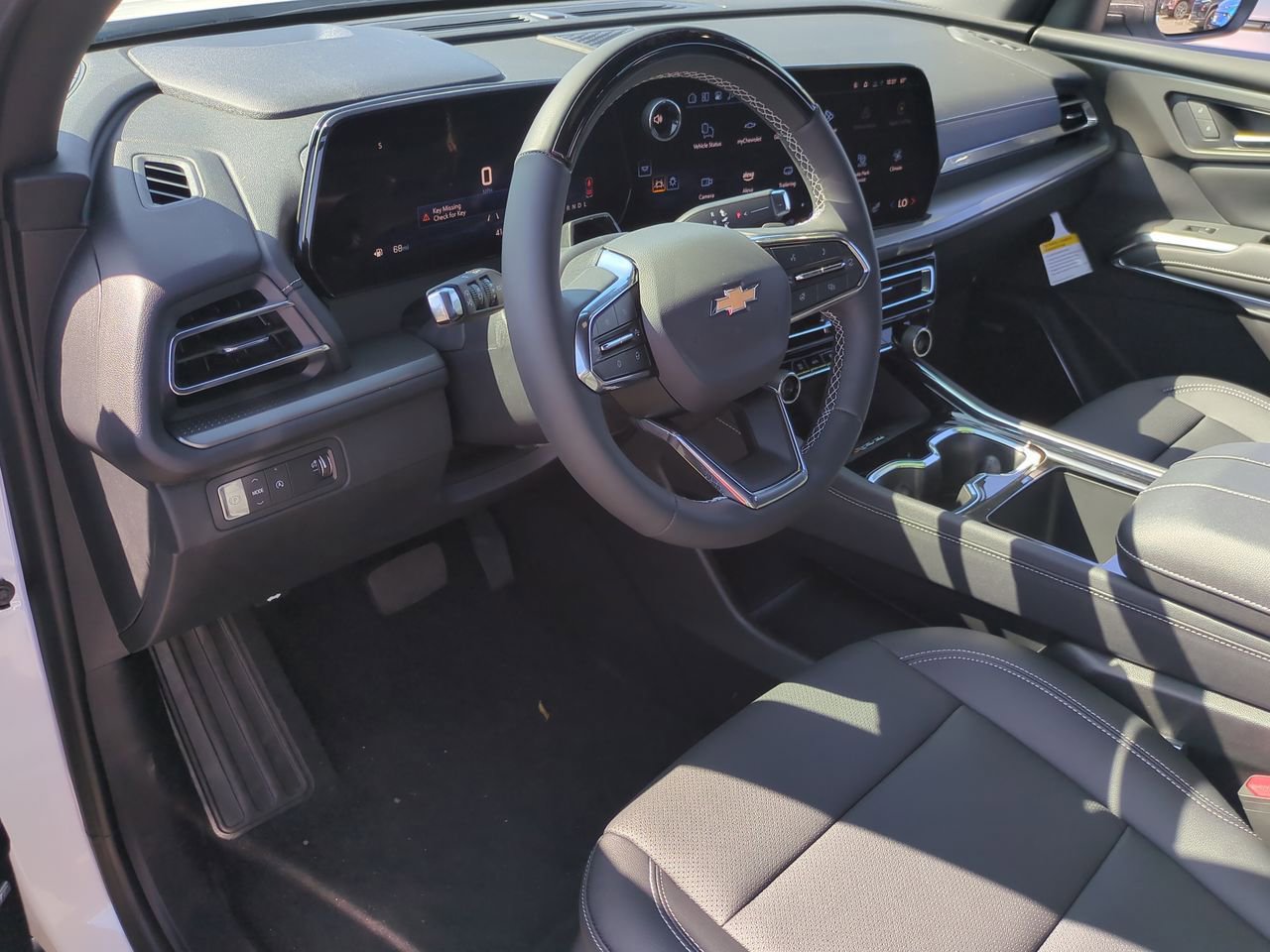 New 2025 Chevrolet Traverse LT w/ Enhanced Driving Package image 10