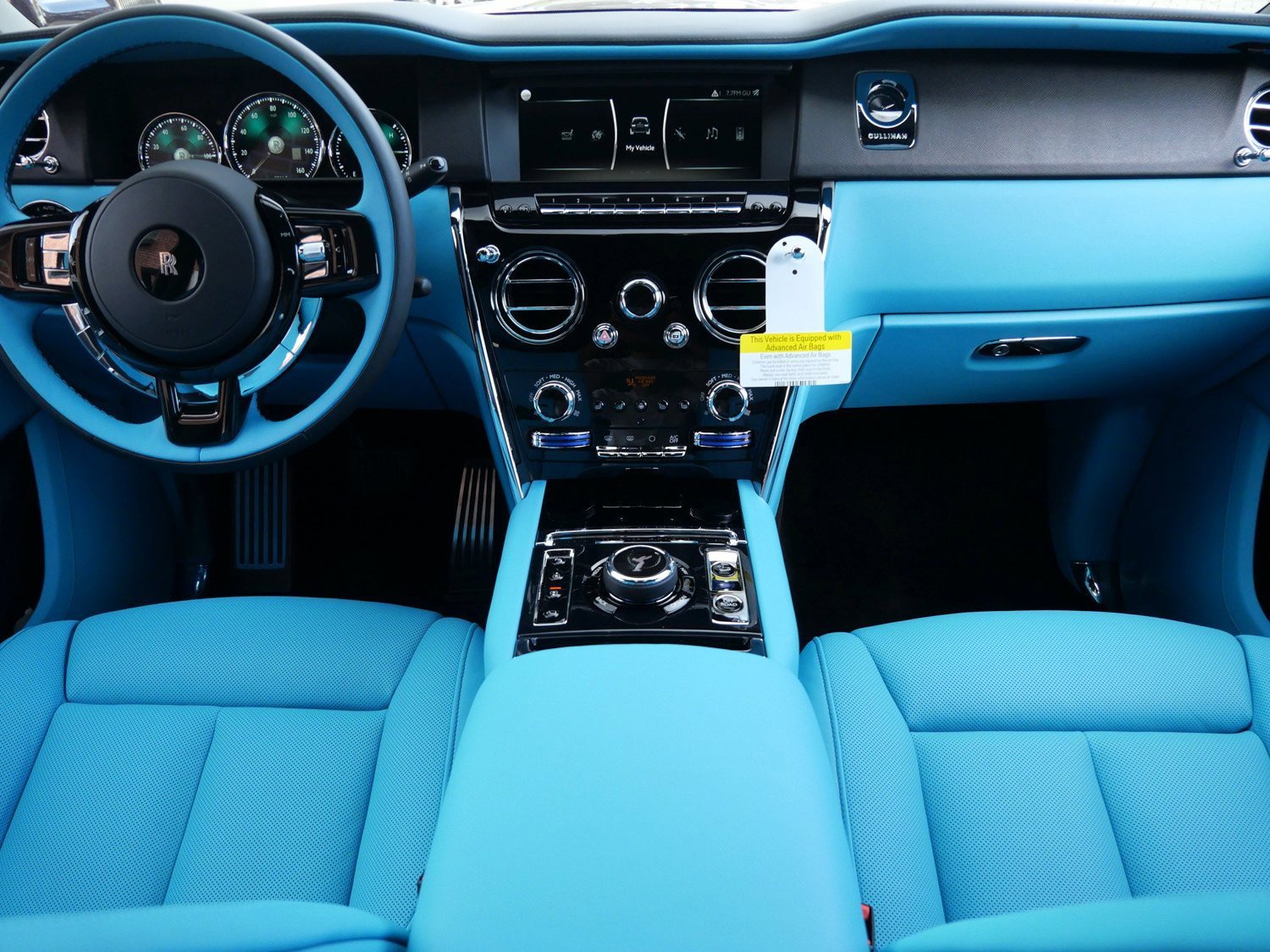 Used 2024 Rolls-Royce Cullinan image 4