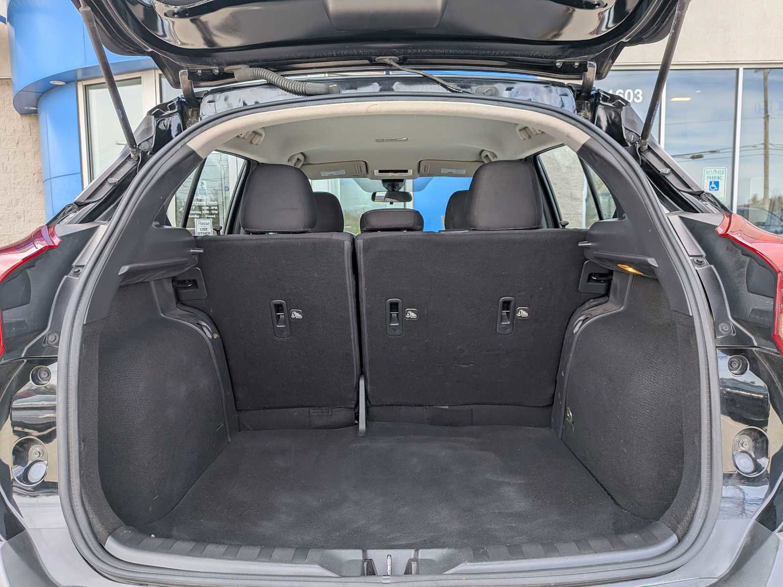 Used 2020 Nissan Kicks SV image 30