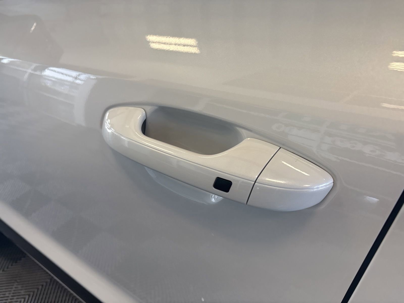 New 2025 Kia Niro EX image 10