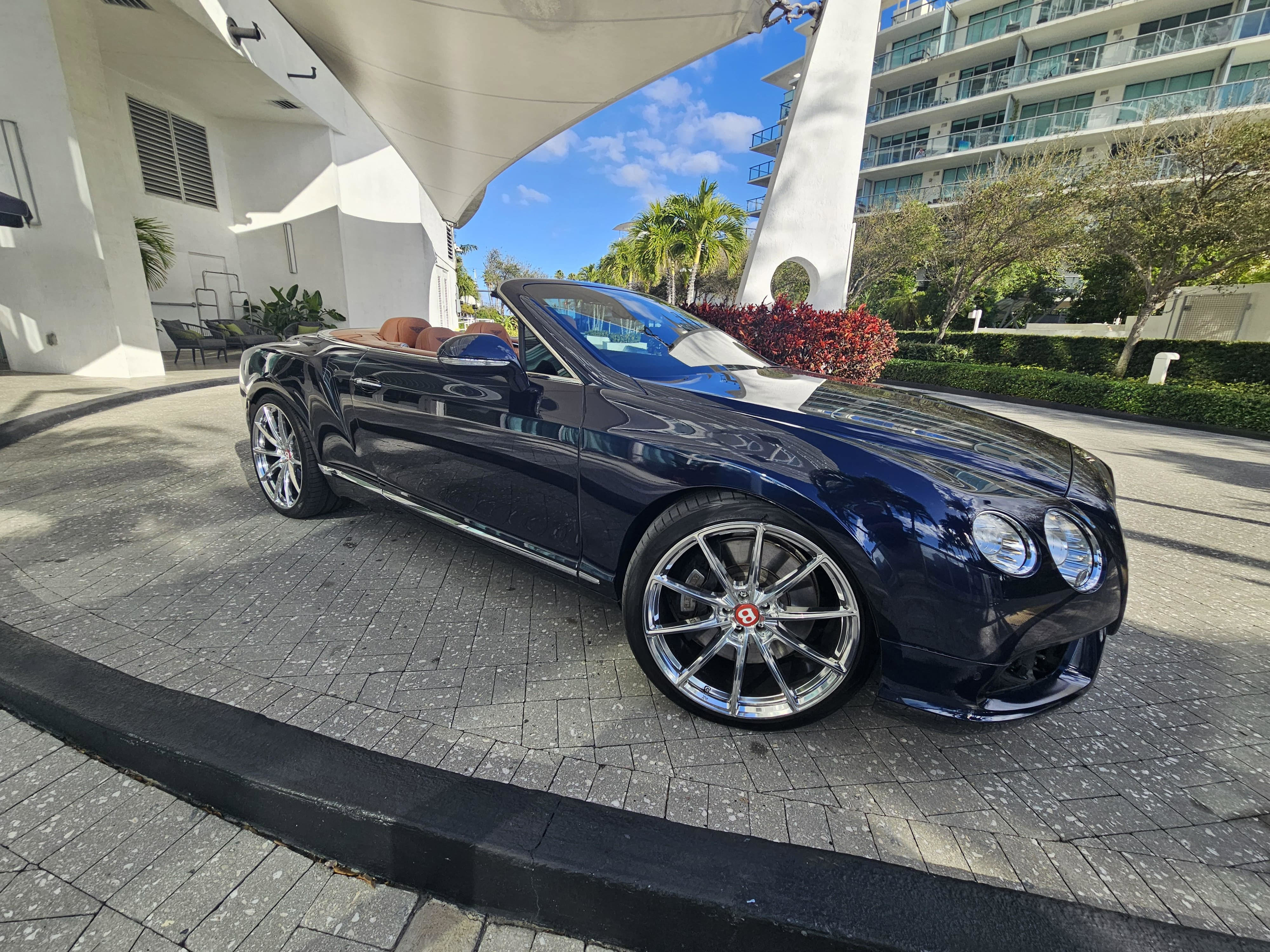 Used 2014 Bentley Continental GT image 3