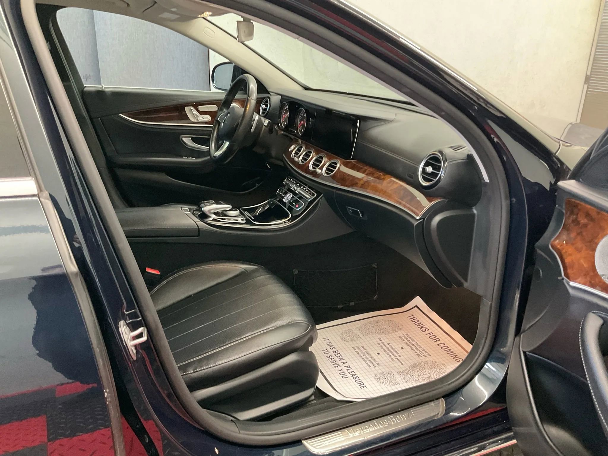 Used 2017 Mercedes-Benz E 300 4MATIC image 10