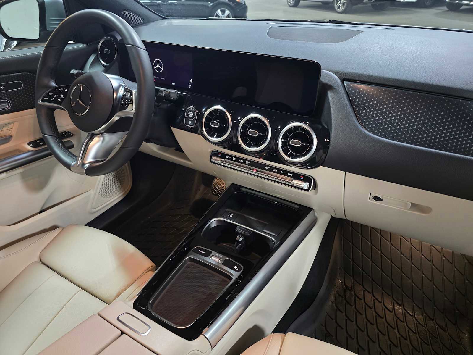Certified 2026 Mercedes-Benz GLA 250 4MATIC image 10