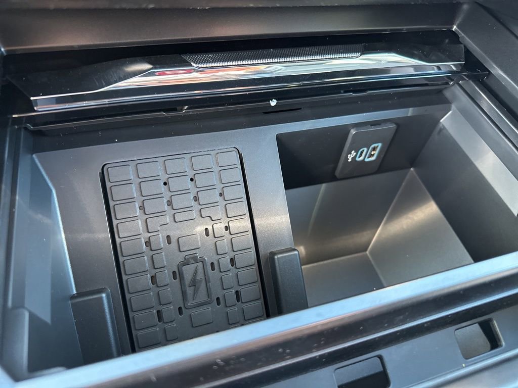 New 2026 Ford F250 Lariat w/ Black Appearance Package image 35