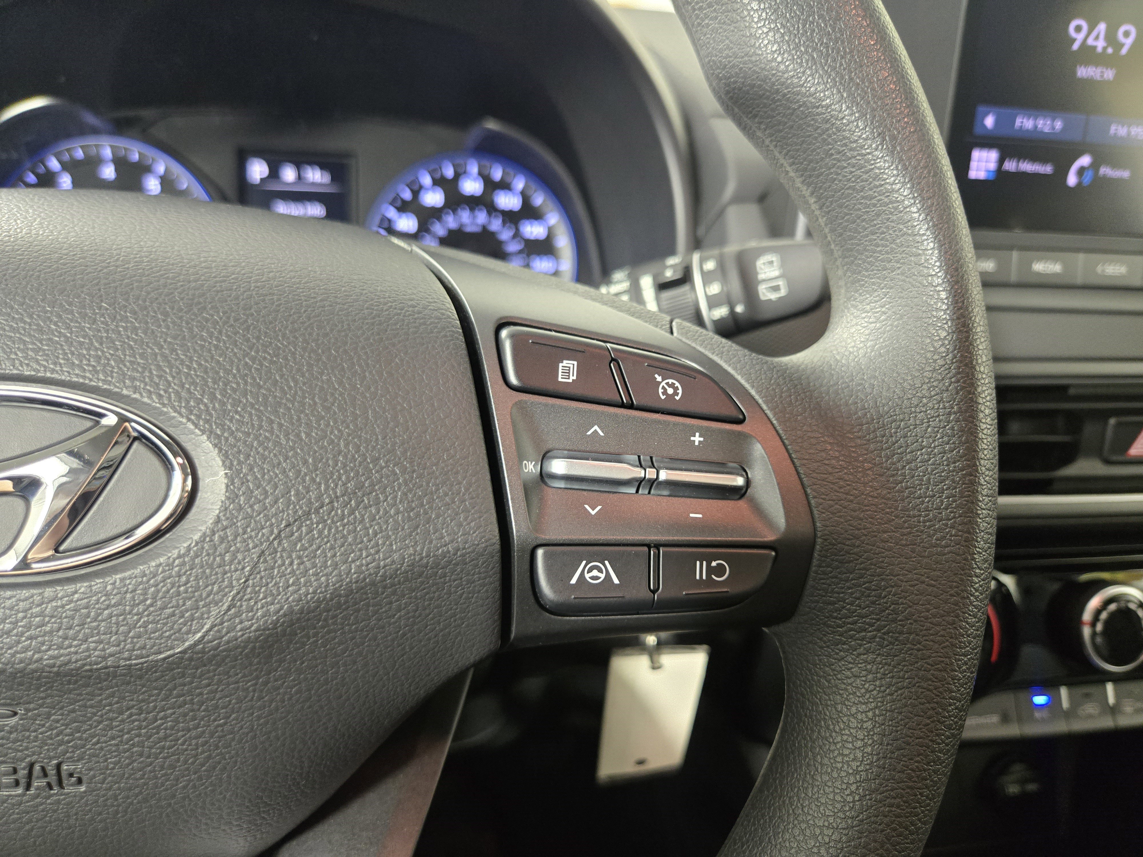 Used 2022 Hyundai Kona SE w/ Winter Weather Package AWD/4WD image 15
