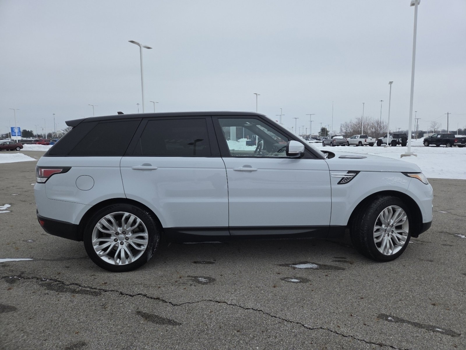 Used 2016 Land Rover Range Rover Sport HSE image 17
