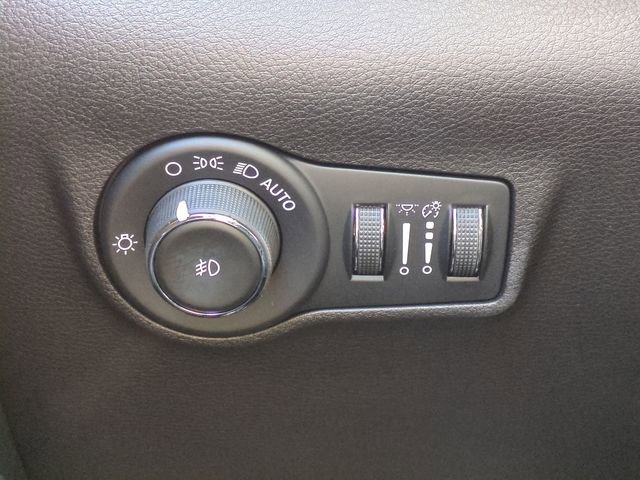 Used 2024 Jeep Compass Trailhawk image 20