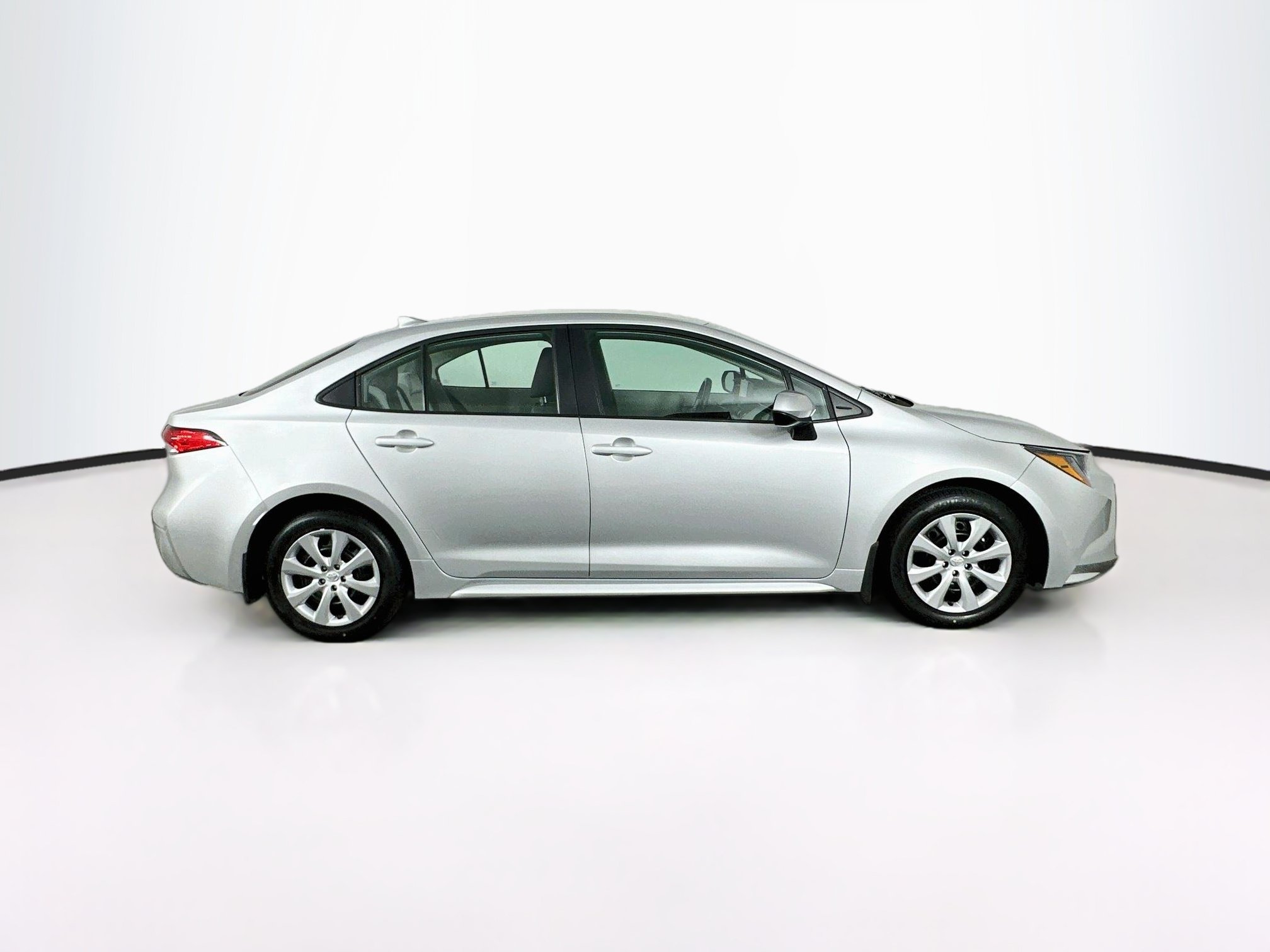 Used 2025 Toyota Corolla LE FWD image 10