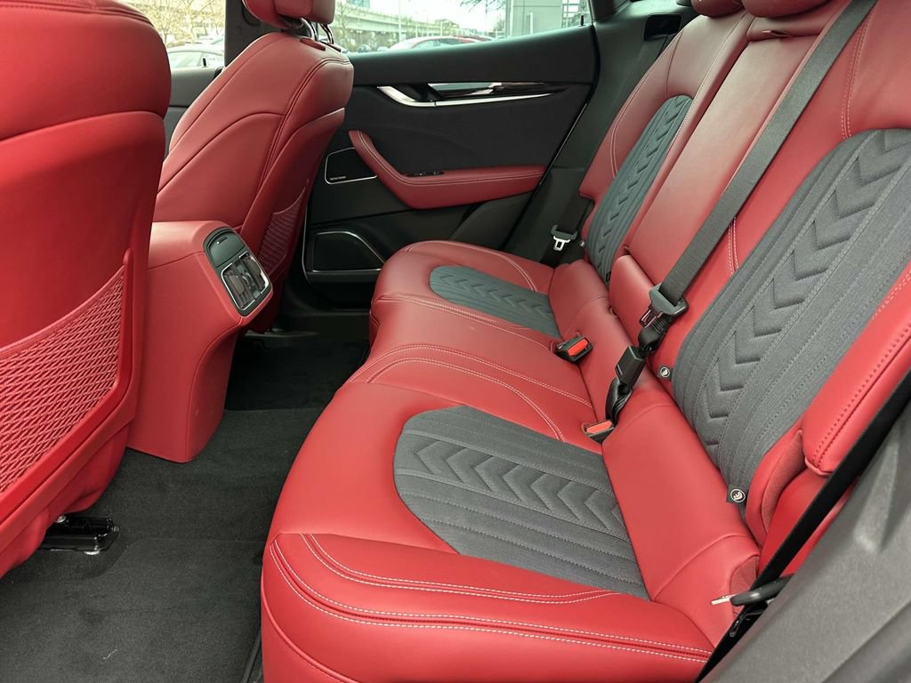 Used 2023 Maserati Levante GT AWD/4WD image 8