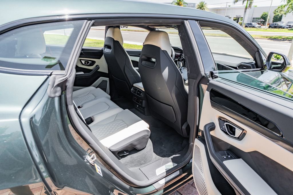 Used 2024 Lamborghini Urus S AWD/4WD image 40