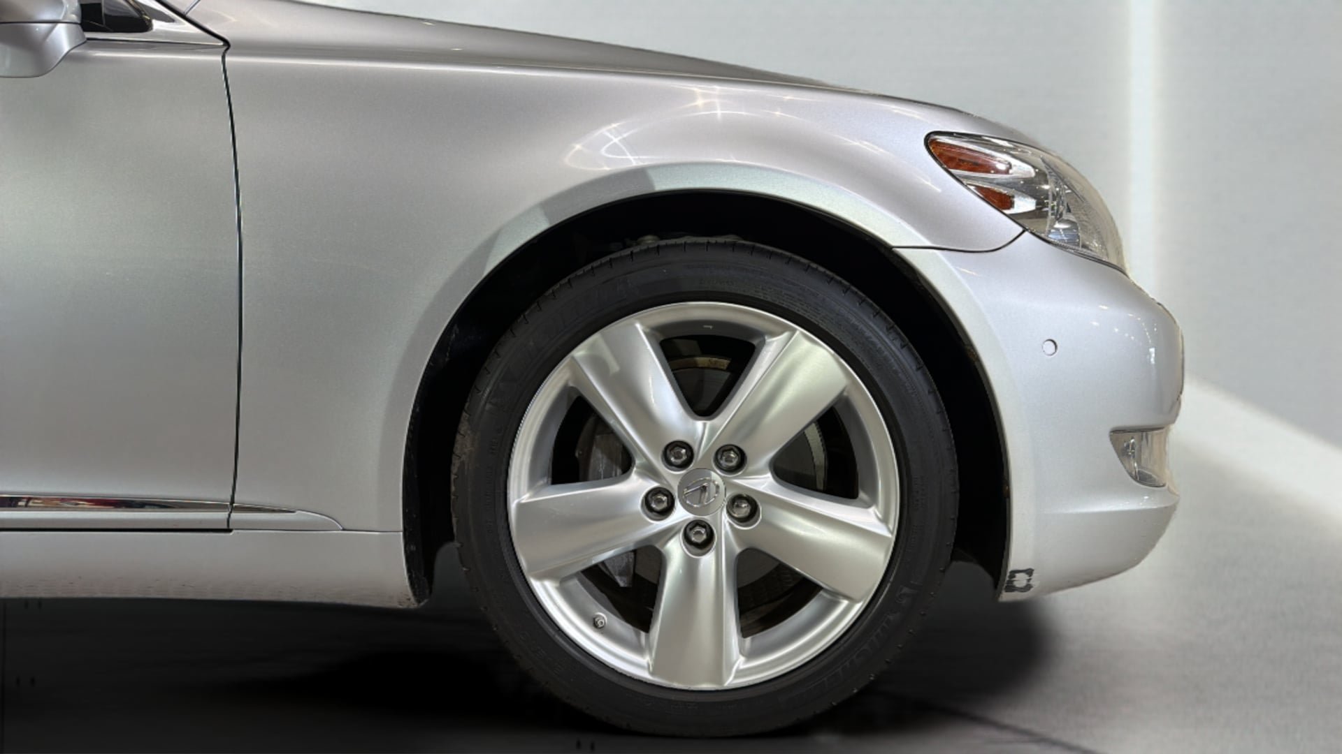 Used 2012 Lexus LS 460 w/ Luxury Value Edition RWD image 34