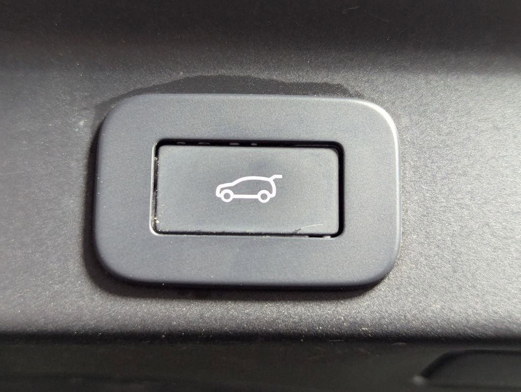 Used 2023 Jaguar F-PACE S image 48