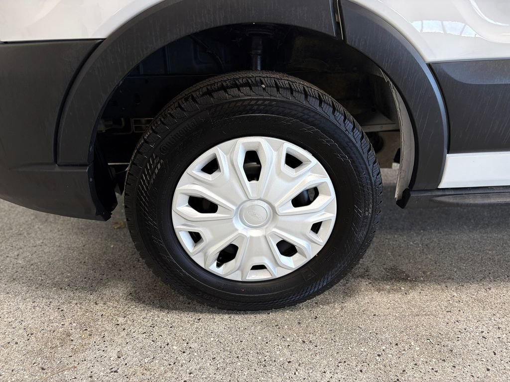Used 2023 Ford E-Transit Medium Roof image 30