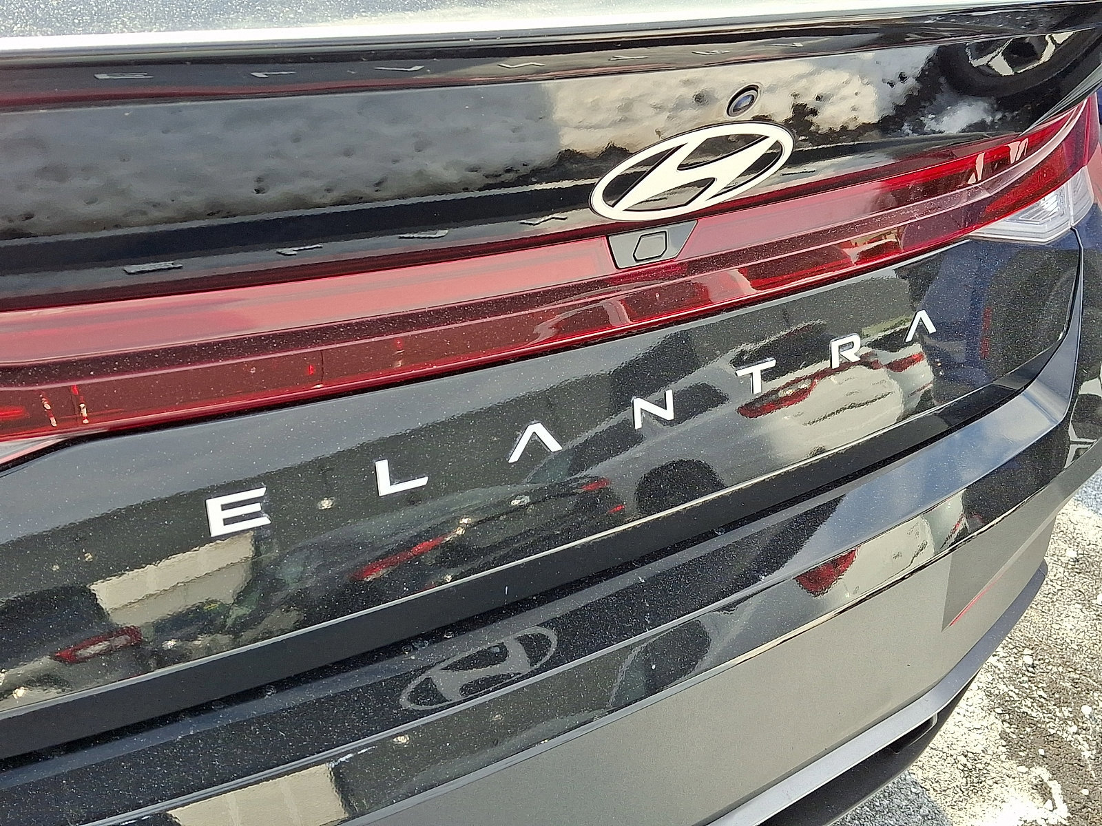 Certified 2025 Hyundai Elantra Sport image 29