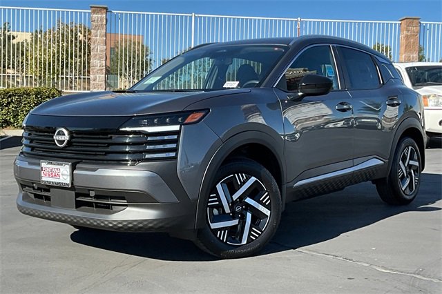 New 2026 Nissan Kicks SV image 2