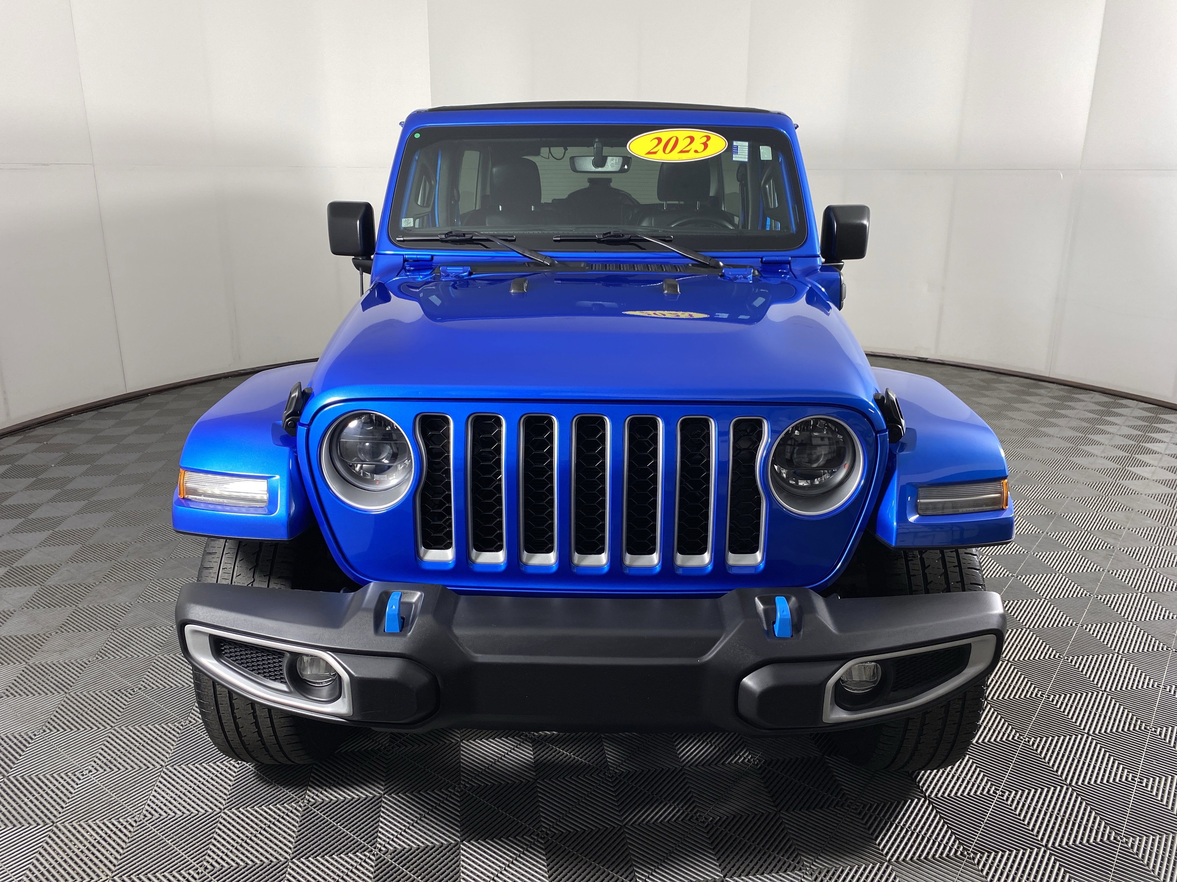 Used 2023 Jeep Wrangler Sahara w/ Cold Weather Group image 13