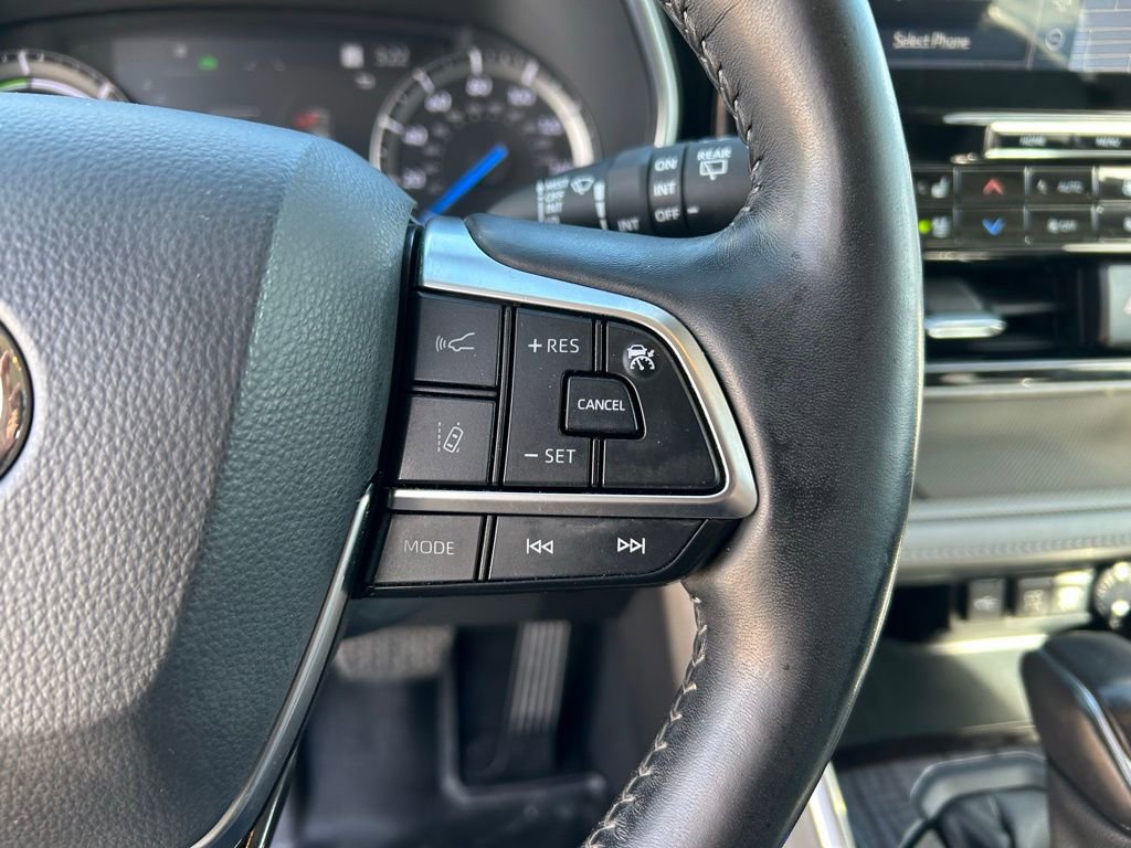 Used 2021 Toyota Highlander Limited image 11