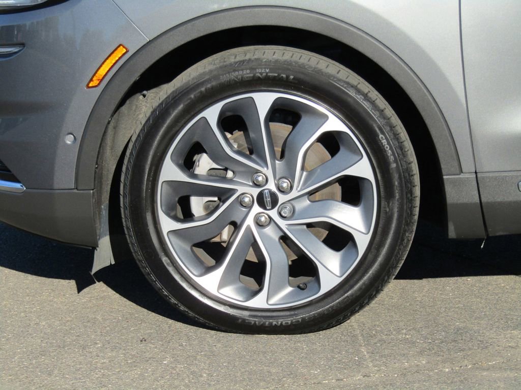 Used 2021 Lincoln Nautilus Reserve w/ Equipment Group 201A image 4