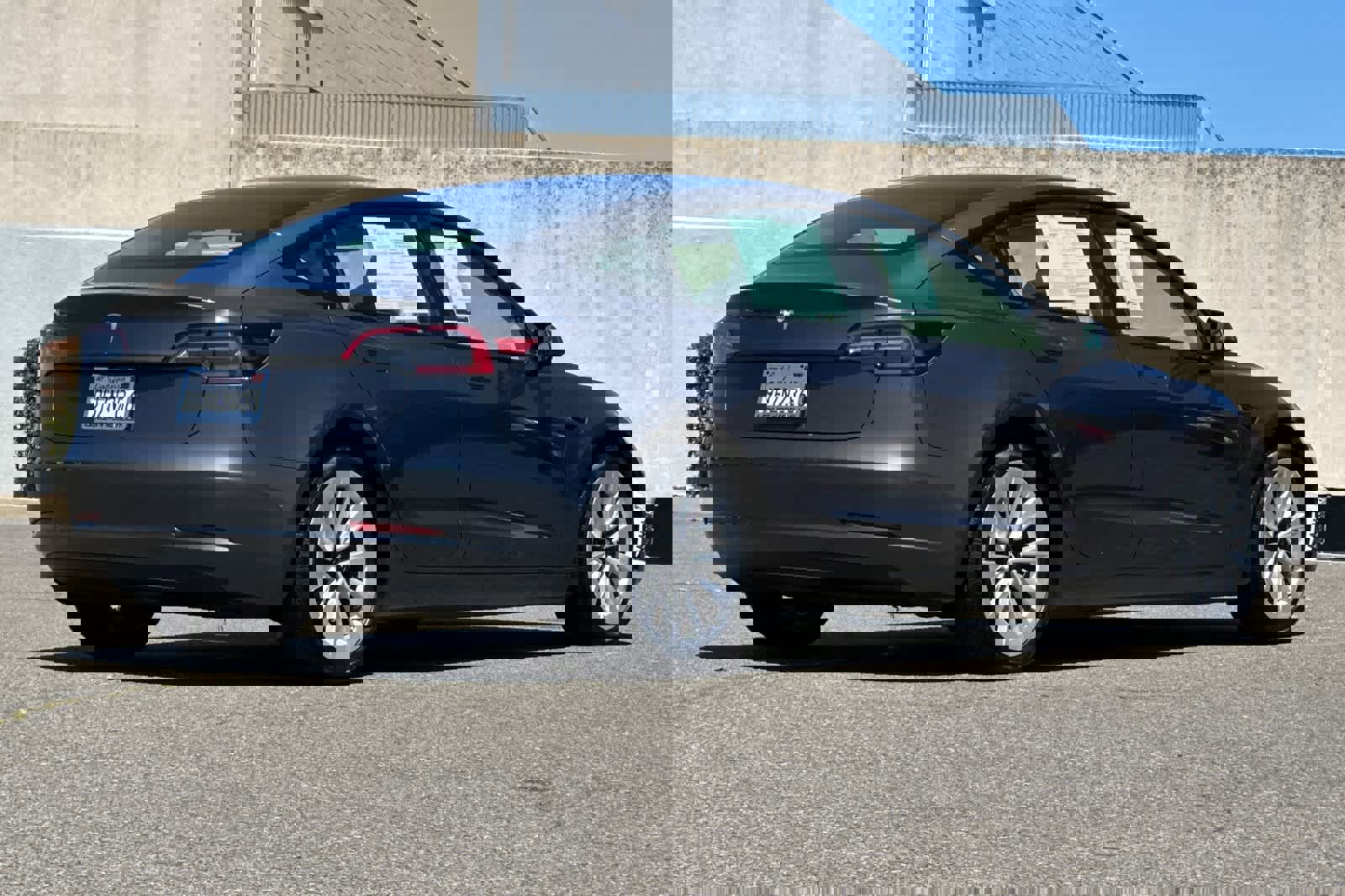 Used 2023 Tesla Model 3 Standard Range image 2